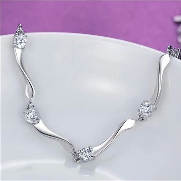 Sterling Silver Plated Twisted Link Bracelet - Picture 2 of 2